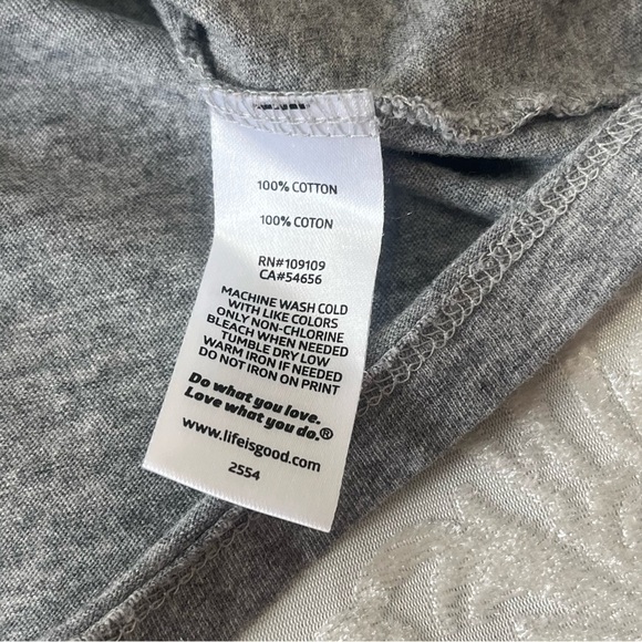 Life Is Good Crusher Lite V-Neck America The Beautiful TShirt Size Large - Picture 6 of 8